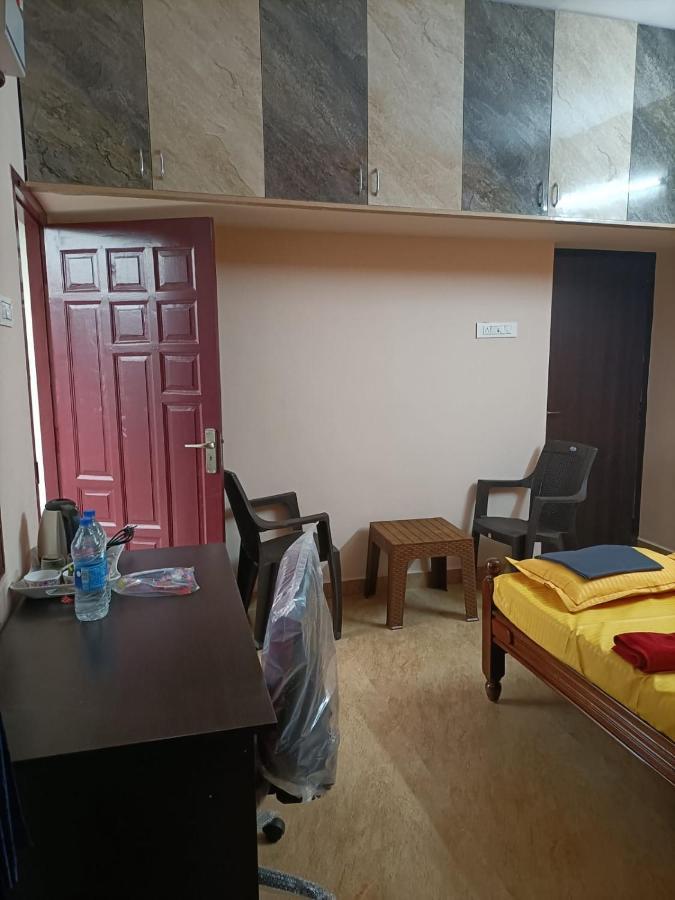 Doctor'S Homestay Tiruvannamalai Bagian luar foto