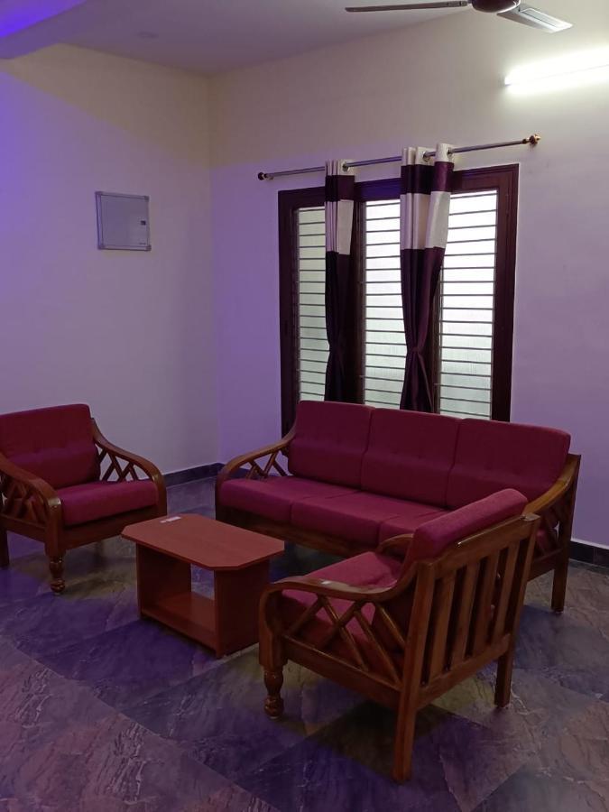 Doctor'S Homestay Tiruvannamalai Bagian luar foto