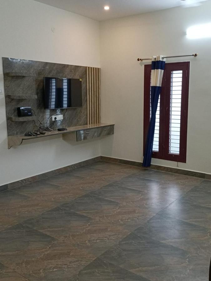 Doctor'S Homestay Tiruvannamalai Bagian luar foto