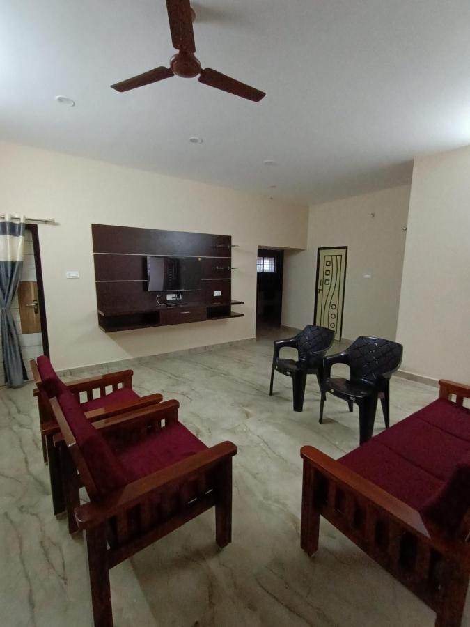 Doctor'S Homestay Tiruvannamalai Bagian luar foto